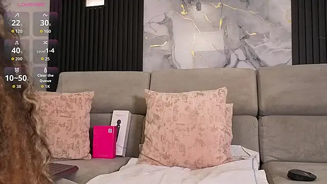 Snapshot of zendayavg chatting on February 2, 12:04 pm zendayavg online show from February 2, 12:04 pm