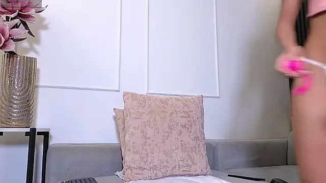 Snapshot of zendayavg chatting on February 3, 12:10 pm zendayavg online show from February 3, 12:10 pm