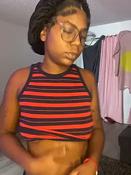 Snapshot of Mistresslucyxxx chatting on November 15, 10:36 pm Mistresslucyxxx online show from November 15, 10:36 pm