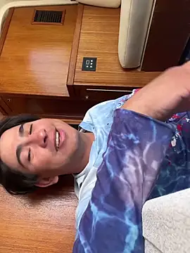 algila08 online show from April 14, 8:25 pm