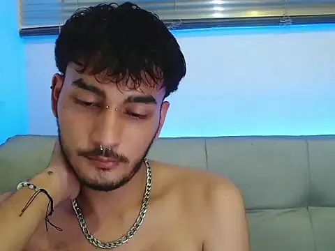 Snapshot of Brunicci chatting on November 26, 9:31 am Brunicci online show from November 26, 9:31 am