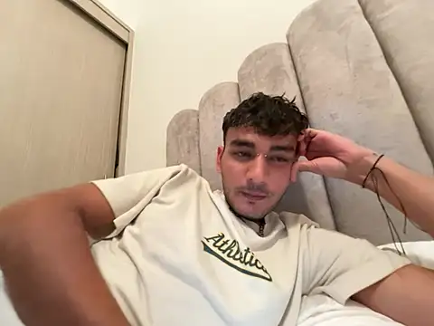 Snapshot of Brunicci chatting on March 4, 8:11 am Brunicci online show from March 4, 8:11 am