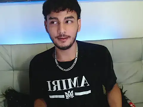 Snapshot of Brunicci chatting on November 27, 8:37 am Brunicci online show from November 27, 8:37 am