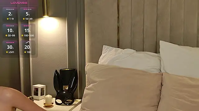 Snapshot of RileyHeaven chatting on February 19, 7:44 pm RileyHeaven online show from February 19, 7:44 pm