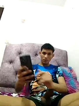 Luigi cumming1 online show from November 27, 8:15 am