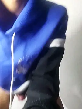 Luigi cumming1 online show from November 23, 5:39 am