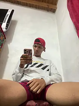 Luigi cumming1 online show from April 3, 12:33 pm
