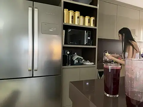 Snapshot of BelleRune chatting on February 14, 12:47 pm BelleRune online show from February 14, 12:47 pm