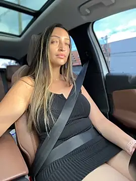 Snapshot of BelleRune chatting on November 27, 9:54 am BelleRune online show from November 27, 9:54 am