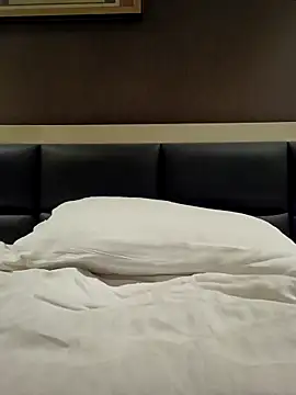 frolicme456 online show from November 18, 4:16 am