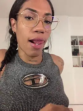 Larabbitxx online show from April 23, 5:25 pm