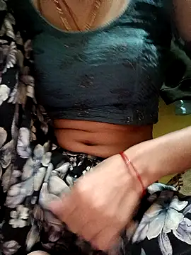 Snapshot of Miss_Nidhi89 chatting on November 14, 9:57 am Miss Nidhi89 online show from November 14, 9:57 am