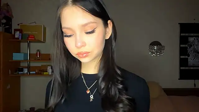 EmmaJonse online show from December 1, 11:11 am