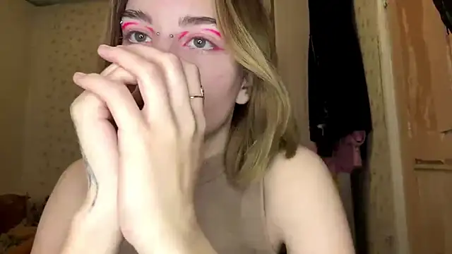 Snapshot of MelaineAytes chatting on November 18, 8:06 am MelaineAytes online show from November 18, 8:06 am