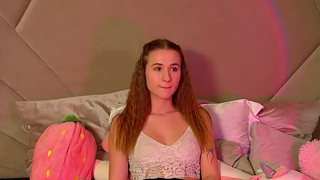 Snapshot of KristinaBellini chatting on November 26, 1:44 pm KristinaBellini online show from November 26, 1:44 pm