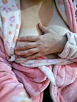 mnbvcxzqwertyuiop1235 online show from December 18, 12:09 pm