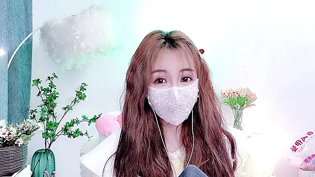 Laura 520 online show from March 13, 3:11 am