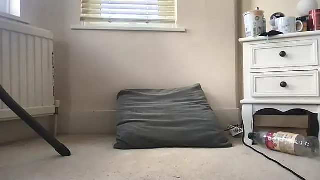 boyinsocks online show from May 18, 1:27 pm