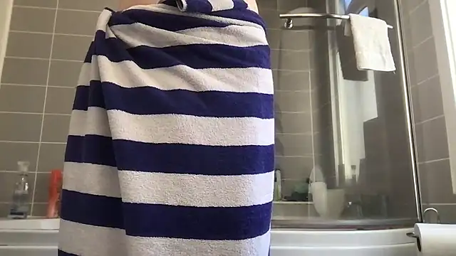 boyinsocks online show from January 7, 9:47 am