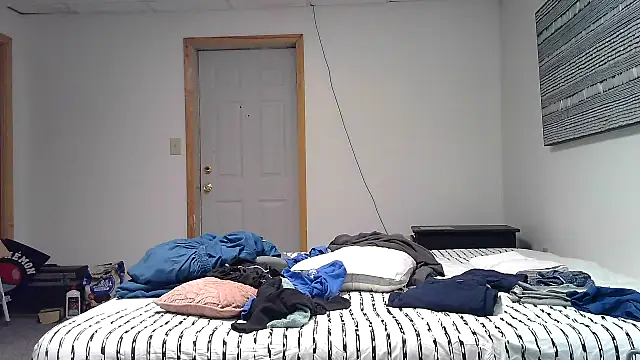 Snapshot of Redheadstud chatting on November 17, 4:05 am Redheadstud online show from November 17, 4:05 am