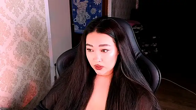 Snapshot of Emma_Uilson chatting on May 9, 8:12 pm Emma Uilson online show from May 9, 8:12 pm