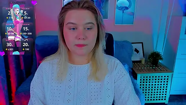 LouiseMous online show from December 4, 9:03 pm