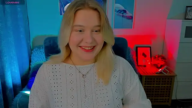 LouiseMous online show from November 27, 9:04 pm