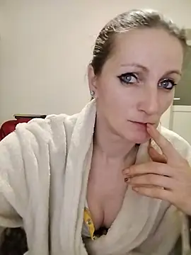 CrazyMaya39 online show from April 6, 8:32 pm