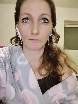 CrazyMaya39 online show from April 17, 10:01 pm