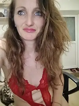 Snapshot of CrazyMaya39 chatting on June 11, 12:32 am CrazyMaya39 online show from June 11, 12:32 am