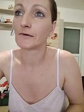 Snapshot of CrazyMaya39 chatting on June 17, 8:41 pm CrazyMaya39 online show from June 17, 8:41 pm