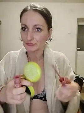 CrazyMaya39 online show from April 9, 11:11 pm