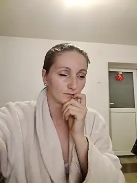 Snapshot of CrazyMaya39 chatting on January 11, 8:27 pm CrazyMaya39 online show from January 11, 8:27 pm