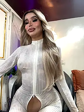  SandraHornball  online show from December 18, 1:22 am