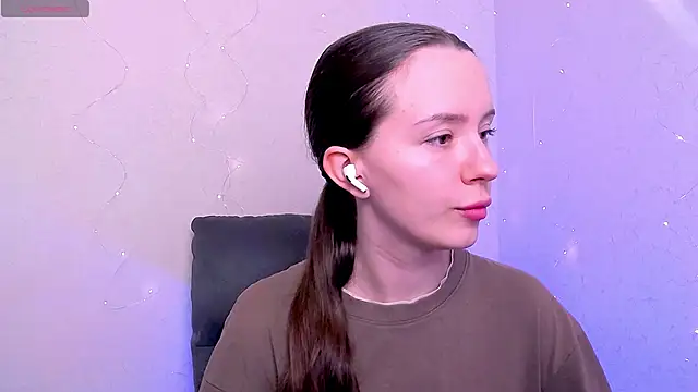Snapshot of BellaVelure6767 chatting on June 1, 2:34 am BellaVelure6767 online show from June 1, 2:34 am