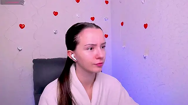 Snapshot of BellaVelure6767 chatting on June 25, 2:20 am BellaVelure6767 online show from June 25, 2:20 am