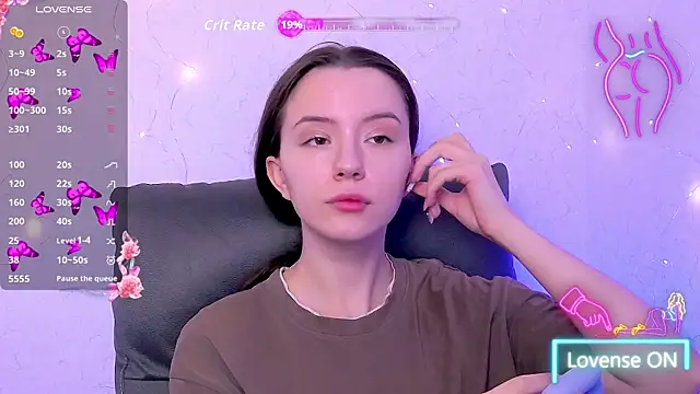 Snapshot of BellaVelure6767 chatting on May 15, 2:42 am BellaVelure6767 online show from May 15, 2:42 am