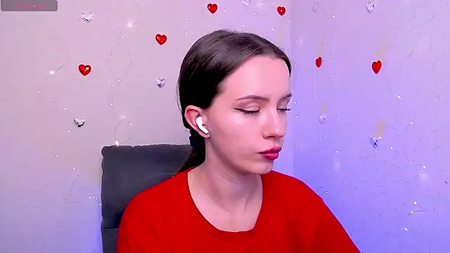 Snapshot of BellaVelure6767 chatting on June 16, 1:05 am BellaVelure6767 online show from June 16, 1:05 am