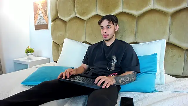 Austin coljs online show from April 21, 11:39 am