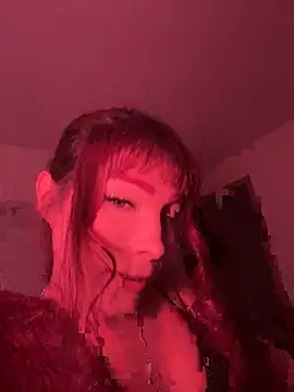 Snapshot of Blacktrinity chatting on November 16, 10:35 pm Blacktrinity online show from November 16, 10:35 pm