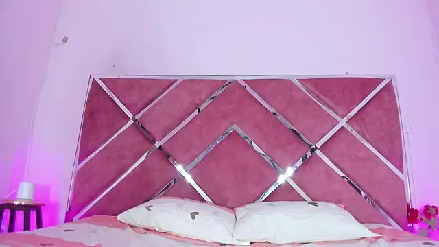 Snapshot of ZoeClarkk_ chatting on February 25, 1:11 pm ZoeClarkk online show from February 25, 1:11 pm