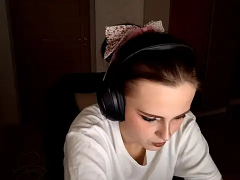 LouiseMarengo online show from November 25, 5:02 pm