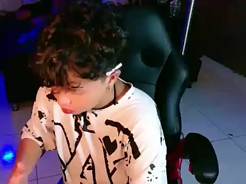 lunabustygirl online show from January 14, 10:08 am