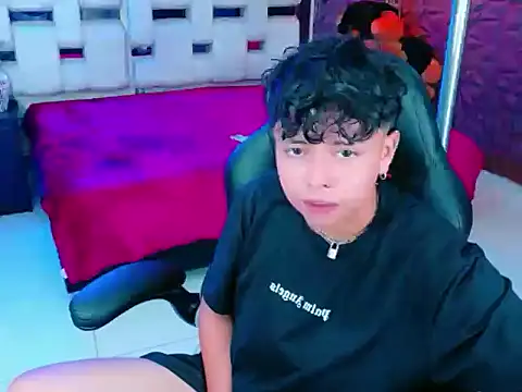 lunabustygirl online show from February 5, 4:08 am