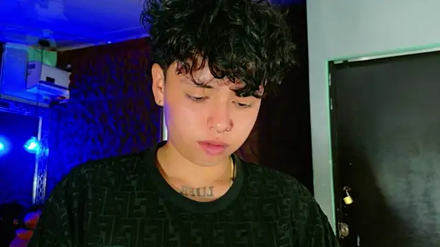 lunabustygirl online show from February 14, 10:10 pm