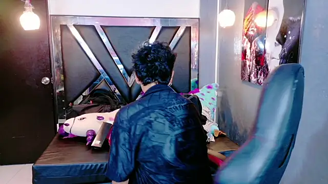 lunabustygirl online show from January 8, 6:19 am