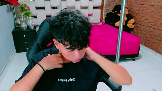 lunabustygirl online show from February 8, 3:37 am