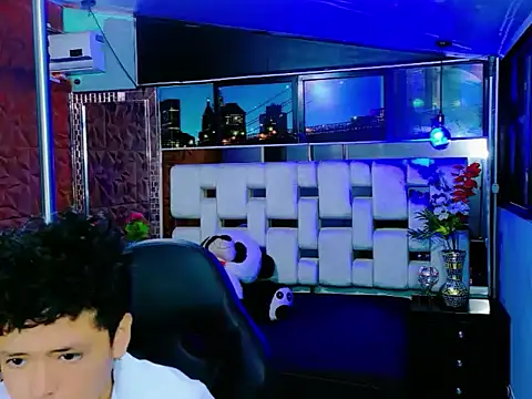 lunabustygirl online show from November 29, 11:10 am