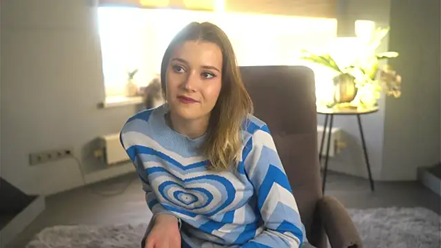 Snapshot of SusyGlines chatting on November 17, 4:49 am SusyGlines online show from November 17, 4:49 am