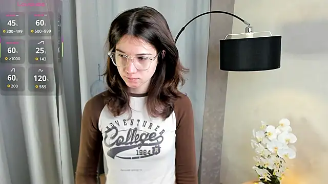 MarilynMun online show from December 19, 2:04 am